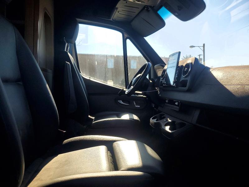 Photo 5 from auction – 2019 FREIGHTLINER SPRINTER 2 with VIN WDRPF0CD4KT008051