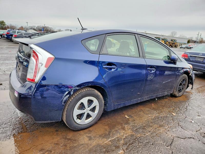 Photo 3 from auction – 2015 TOYOTA PRIUS with VIN JTDKN3DU6F0432125