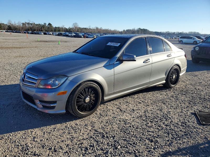 MERCEDES-BENZ C 300 4MAT 2013 with VIN WDDGF8AB7DA818231 - Photo from auction