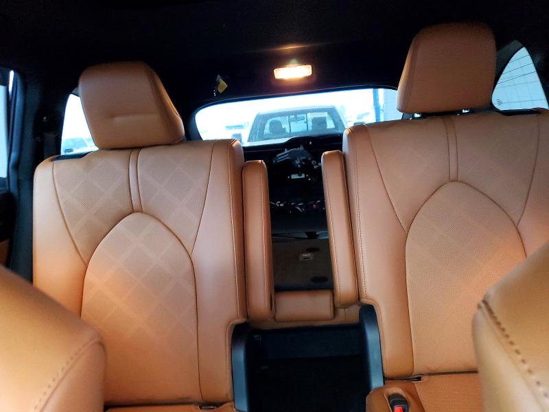 Photo 10 from auction – 2024 TOYOTA HIGHLANDER with VIN 5TDEBRCH4RS633536