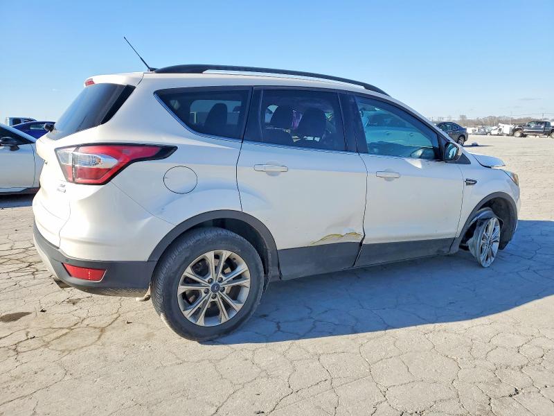 صورة رقم 3 من المزاد - 2017 FORD ESCAPE مع VIN 1FMCU0GD4HUE92977