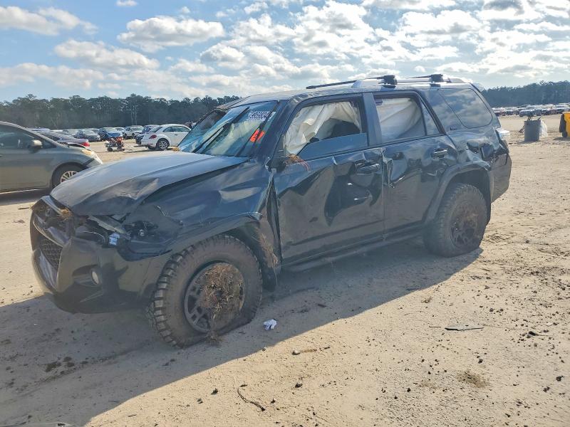 TOYOTA 4RUNNER 2017 with VIN JTEZU5JR8H5153614 - Photo from auction