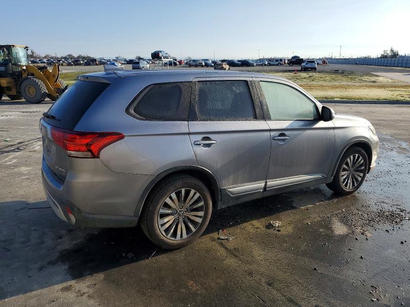 Photo 3 from auction – 2019 MITSUBISHI OUTLANDER with VIN JA4AD3A33KZ006838