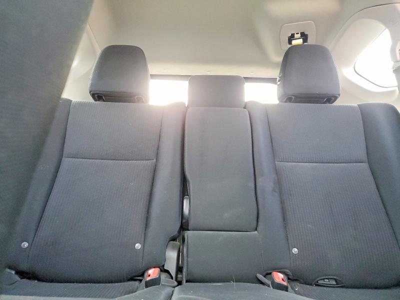 Photo 10 from auction – 2015 TOYOTA RAV4 LE with VIN 2T3ZFREV8FW133768
