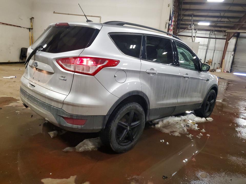 Photo 3 from auction – 2016 FORD ESCAPE SE with VIN 1FMCU9GX0GUA96817