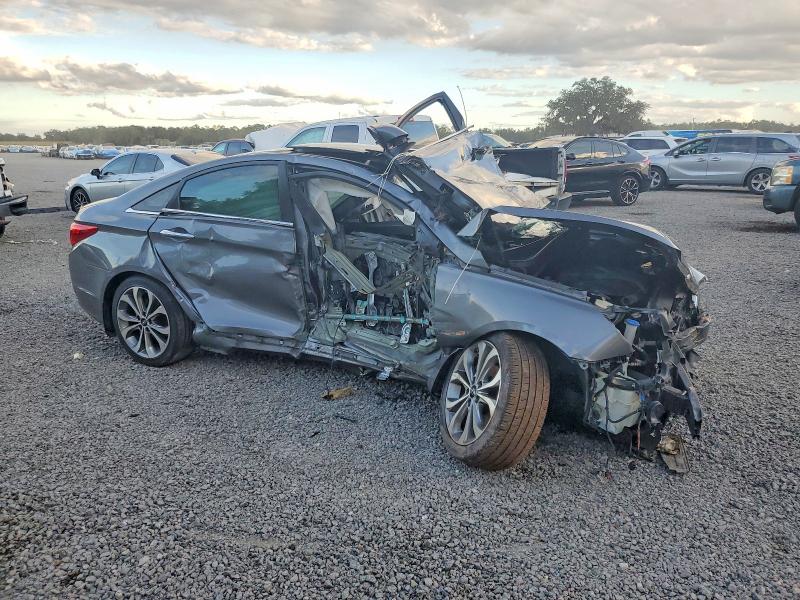 Photo 4 from auction – 2013 HYUNDAI SONATA with VIN 5NPEC4AB4DH665920
