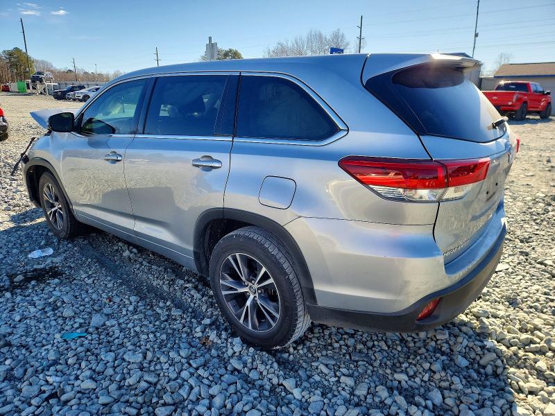 Photo 2 from auction – 2018 TOYOTA HIGHLANDER with VIN 5TDZARFH3JS041856