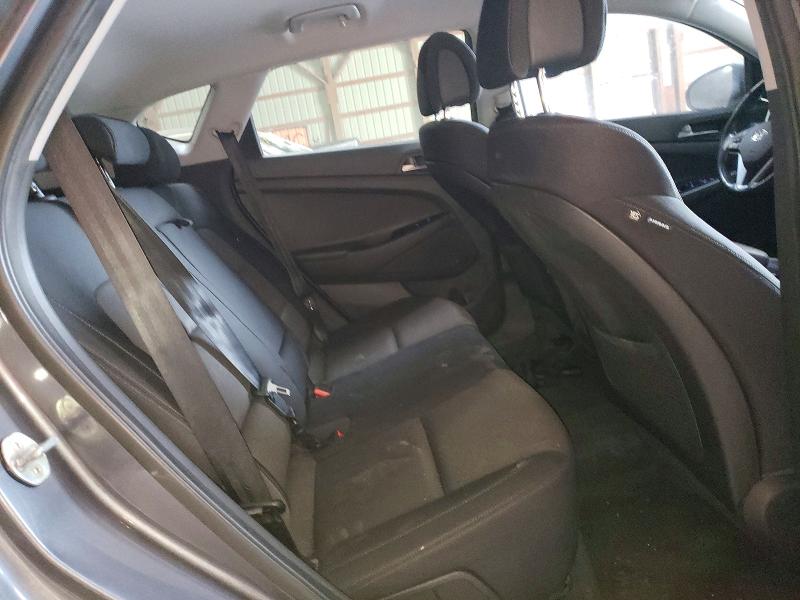 Photo 11 from auction – 2017 HYUNDAI TUCSON with VIN KM8J33A47HU334282