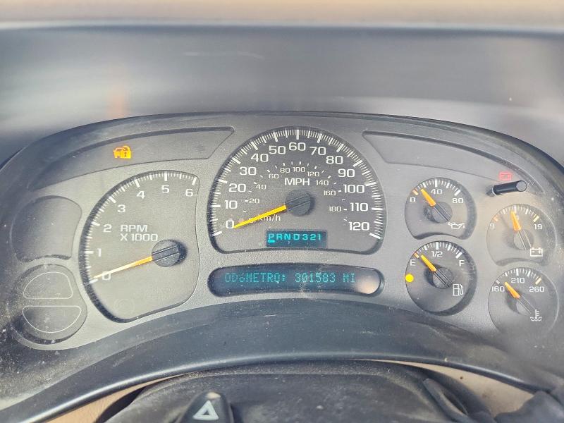 Photo 9 from auction – 2003 CHEVROLET SILVERADO with VIN 1GCEC19T03Z214700