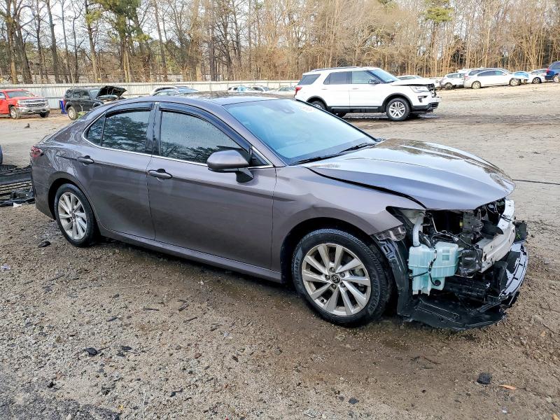 Photo 4 from auction – 2022 TOYOTA CAMRY with VIN 4T1C11AK1NU652119