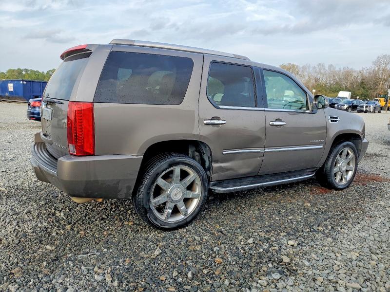 Photo 3 from auction – 2012 CADILLAC ESCALADE L with VIN 1GYS4BEF0CR122387