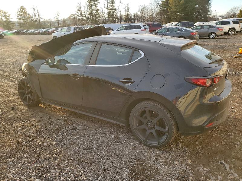 Photo 2 from auction – 2019 MAZDA 3 with VIN JM1BPAMM3K1118600