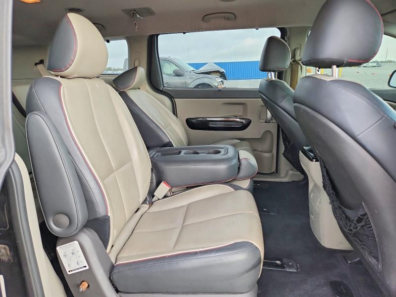 Photo 11 from auction – 2015 KIA SEDONA EX with VIN KNDMC5C18F6023025