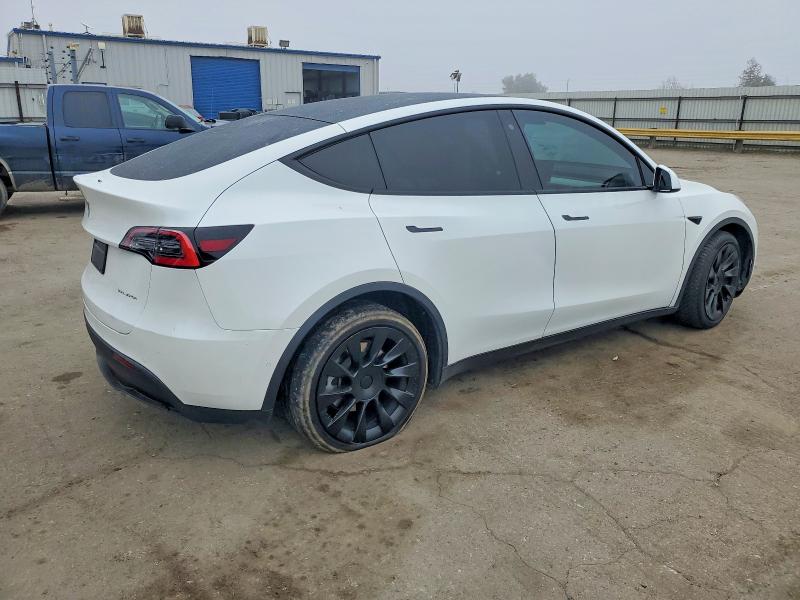 Photo 3 from auction – 2020 TESLA MODEL Y with VIN 5YJYGDEE4LF056037
