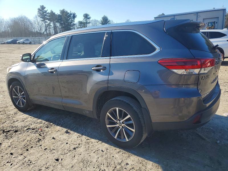 Photo 2 from auction – 2019 TOYOTA HIGHLANDER with VIN 5TDJZRFH2KS565961