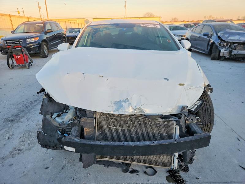 Photo 5 from auction – 2018 HYUNDAI ELANTRA with VIN 5NPD74LF2JH331428
