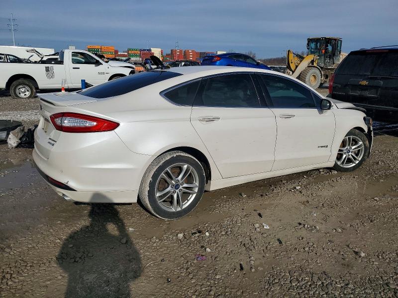 Photo 3 from auction – 2016 FORD FUSION TIT with VIN 3FA6P0RU7GR231845