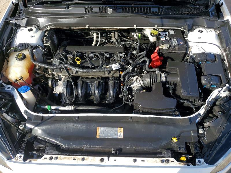 Photo 11 from auction – 2017 FORD FUSION with VIN 3FA6P0H72HR401414