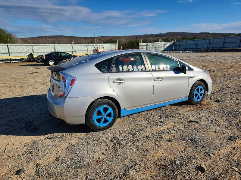 Photo 3 from auction – 2013 TOYOTA PRIUS with VIN JTDKN3DU9D5638829