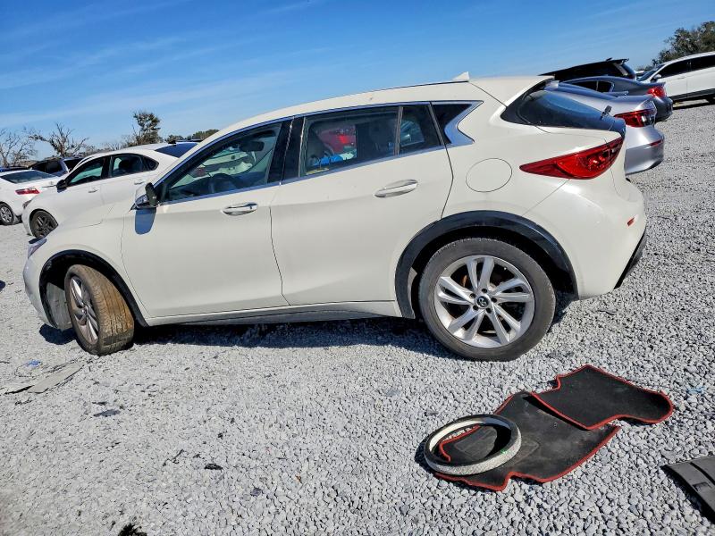 Photo 2 from auction – 2018 INFINITI QX30 BASE with VIN SJKCH5CP1JA046960