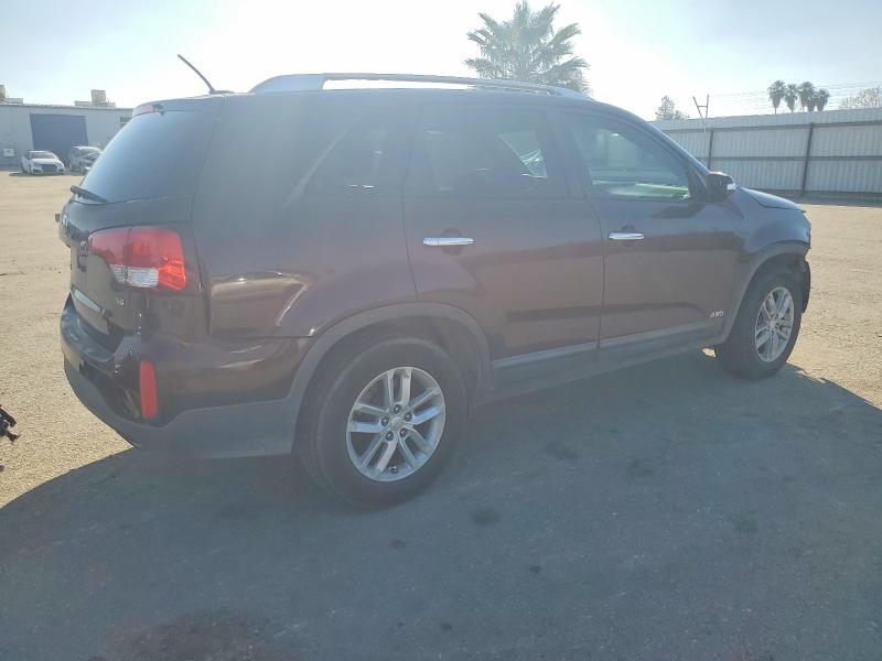 Photo 3 from auction – 2015 KIA SORENTO LX with VIN 5XYKTDA74FG648995