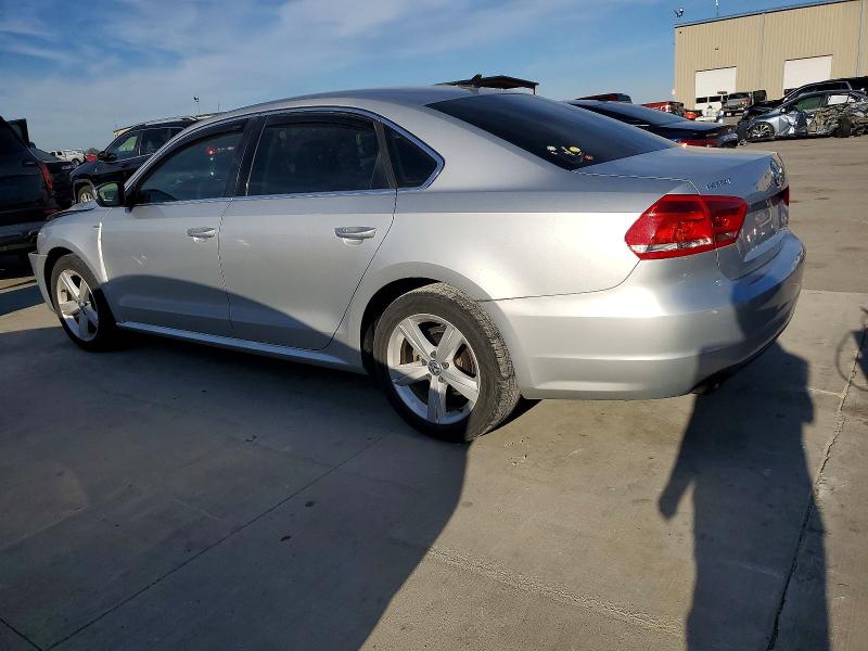 Photo 2 from auction – 2014 VOLKSWAGEN PASSAT S with VIN 1VWAT7A3XEC032938