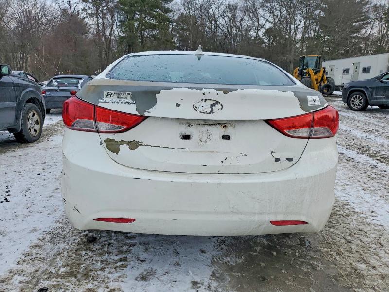 Photo 6 from auction – 2012 HYUNDAI ELANTRA GL with VIN 5NPDH4AE9CH097539