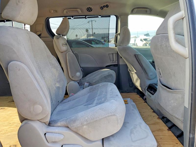 Photo 11 from auction – 2011 TOYOTA SIENNA LE with VIN 5TDKK3DC9BS116354