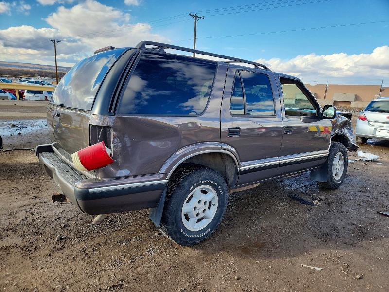 Photo 3 from auction – 1997 CHEV BLAZER with VIN 1GNDT13W8VK110120