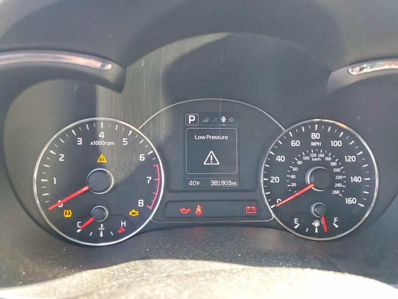 Photo 9 from auction – 2018 KIA FORTE LX with VIN 3KPFL4A76JE194420