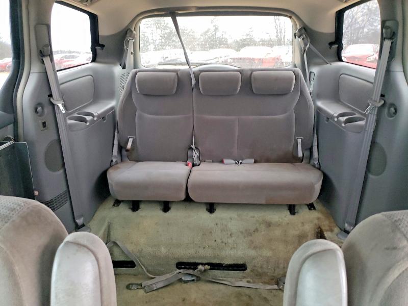 Photo 10 from auction – 2004 TOYOTA SIENNA CE with VIN 5TDZA23CX4S199700