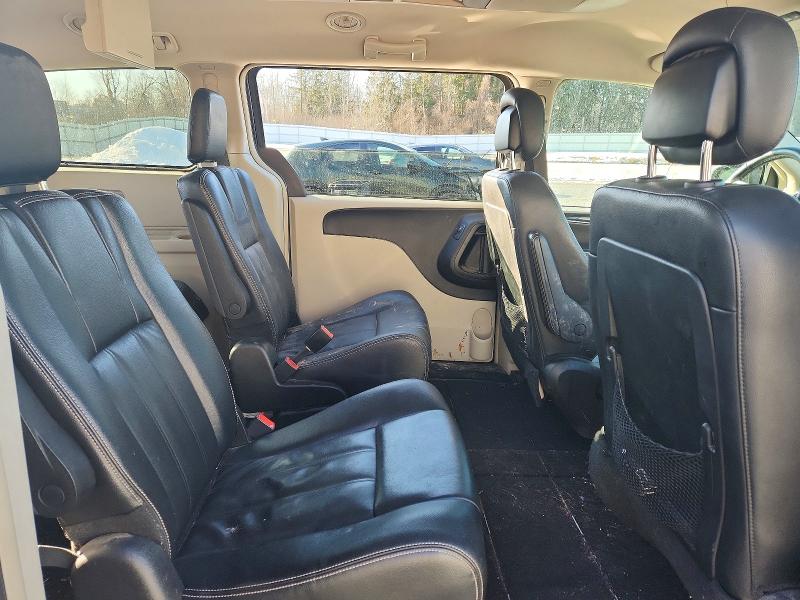 Photo 11 from auction – 2014 CHRYSLER TOWN & COU with VIN 2C4RC1BG8ER133679