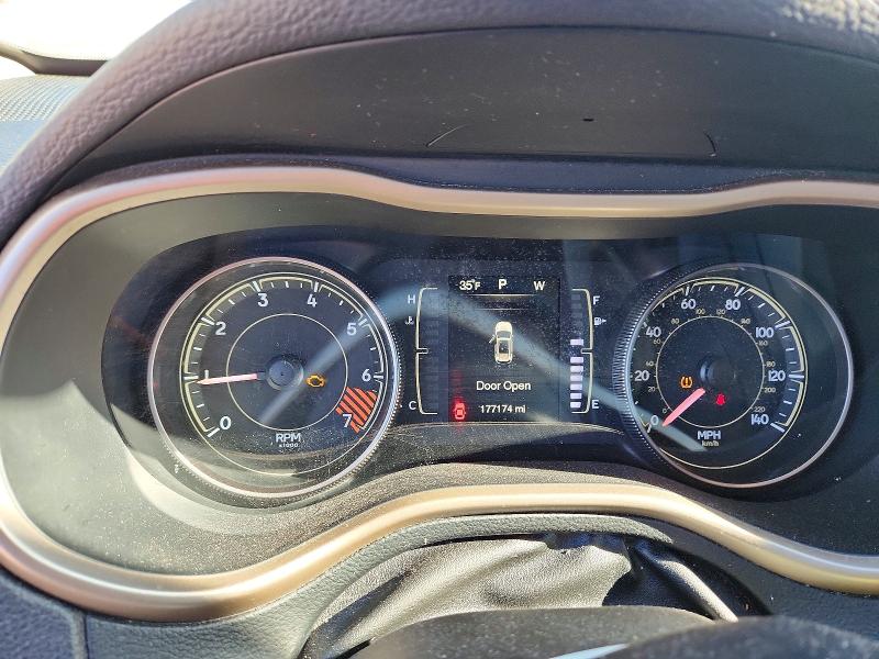 Photo 9 from auction – 2014 JEEP CHEROKEE L with VIN 1C4PJLCB0EW305741
