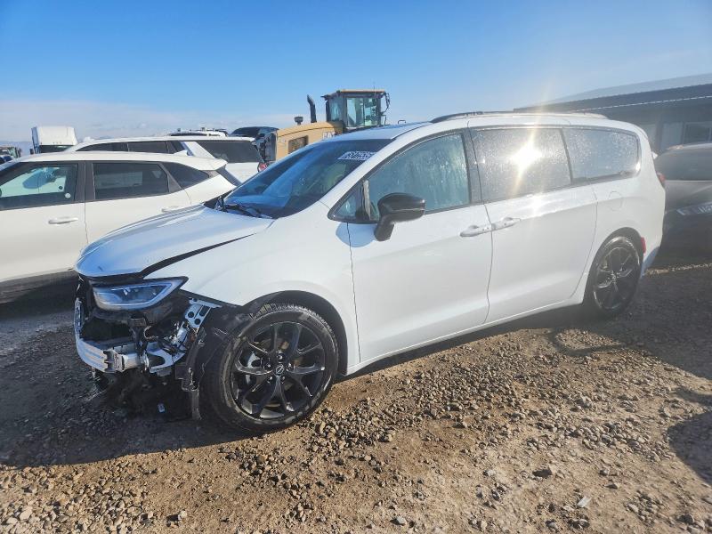 CHRYSLER PACIFICA L 2025 with VIN 2C4RC1GGXSR582897 - Photo from auction