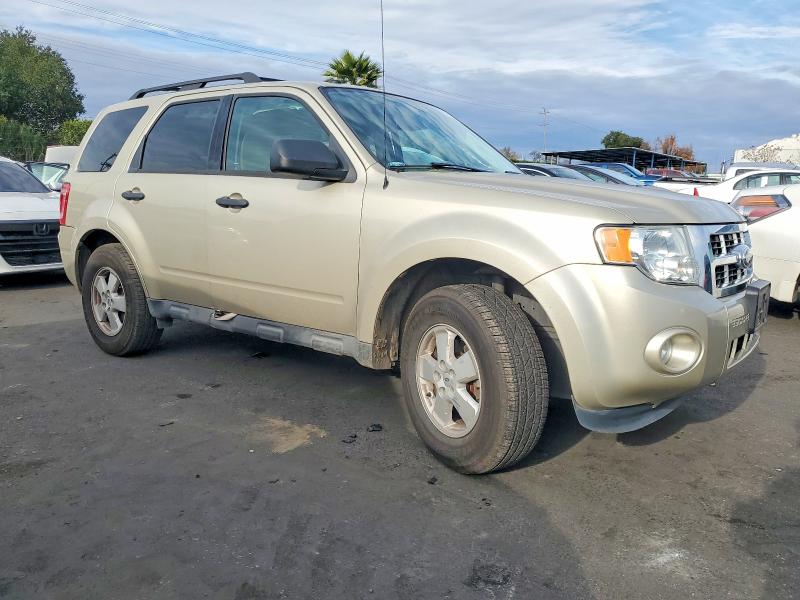 Photo 4 from auction – 2011 FORD ESCAPE with VIN 1FMCU0DG0BKB91463