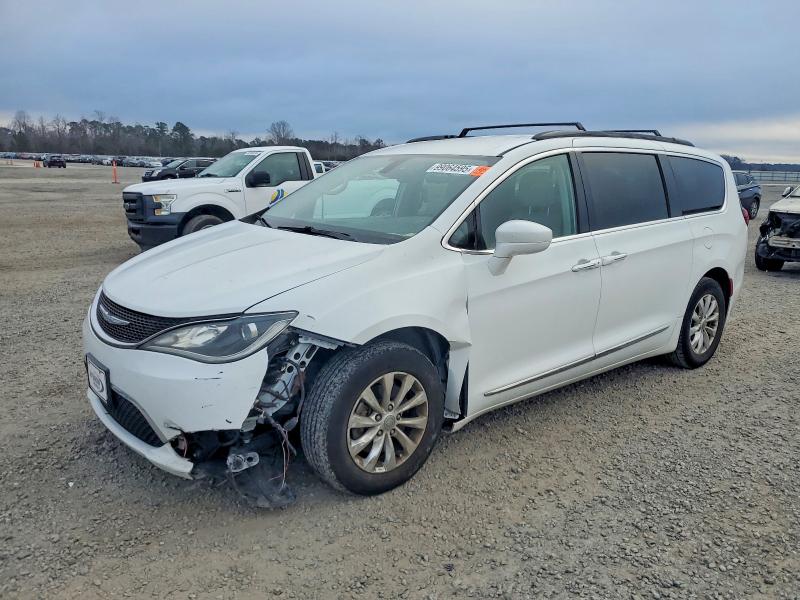 CHRYSLER PACIFICA 2017 with VIN 2C4RC1BG6HR608265 - Photo from auction