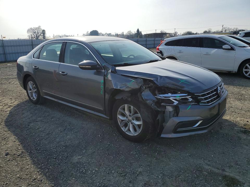 Photo 4 from auction – 2016 VOLKSWAGEN PASSAT with VIN 1VWAT7A35GC044532