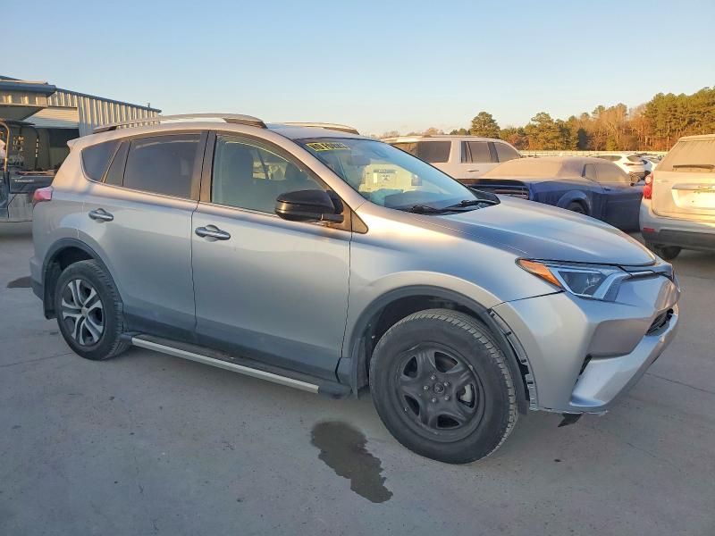 Photo 4 from auction – 2017 TOYOTA RAV4 LE with VIN 2T3ZFREV1HW350064
