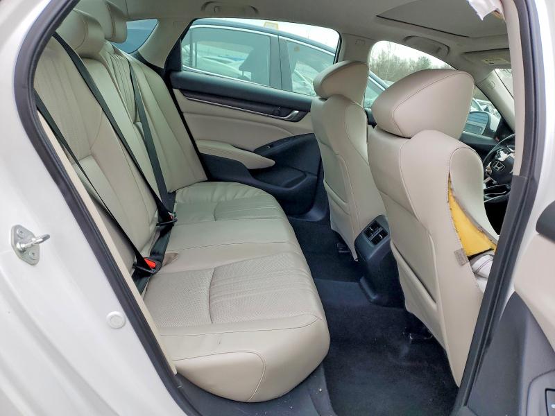 Photo 10 from auction – 2018 HONDA ACCORD TOU with VIN 1HGCV1F96JA033625
