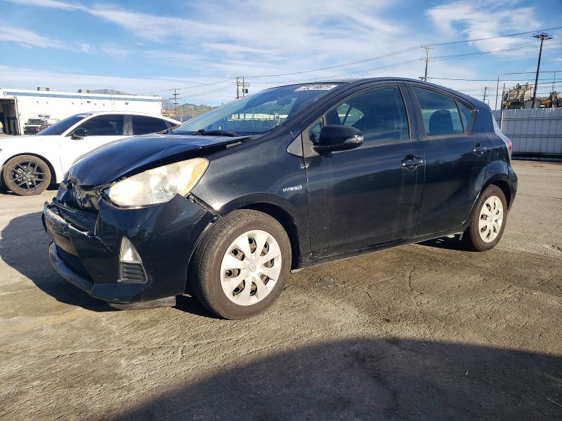 TOYOTA PRIUS C 2013 with VIN JTDKDTB34D1539095 - Photo from auction