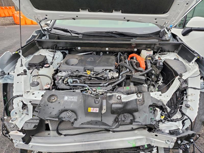 Photo 12 from auction – 2025 TOYOTA RAV4 XLE with VIN JTMRWRFV8SD281392
