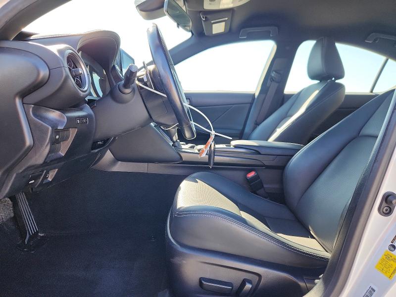 Photo 7 from auction – 2022 LEXUS IS 300 with VIN JTHAA1D27N5120373