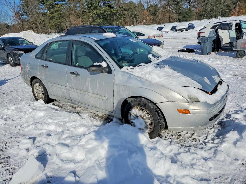 Photo 4 from auction – 2000 FORD FOCUS with VIN 1FAFP383XYW256716