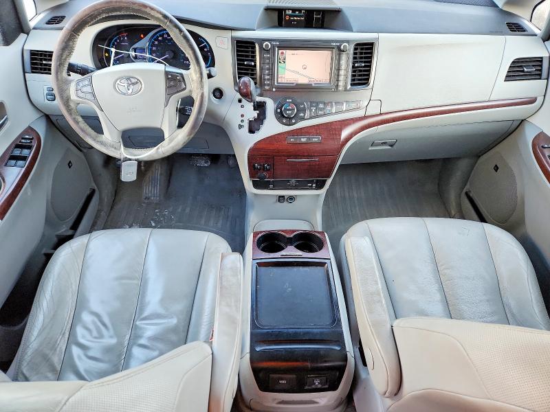 Photo 8 from auction – 2011 TOYOTA SIENNA XLE with VIN 5TDYK3DC7BS053121