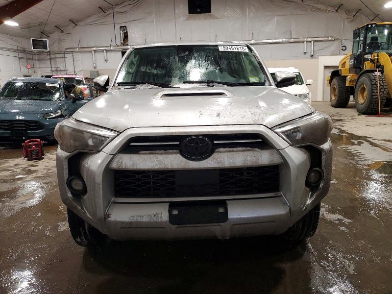 Photo 5 from auction – 2022 TOYOTA 4RUNNER SR with VIN JTERU5JR4N6038577