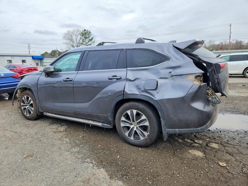 Photo 2 from auction – 2022 TOYOTA HIGHLANDER with VIN 5TDGZRAH4NS110860
