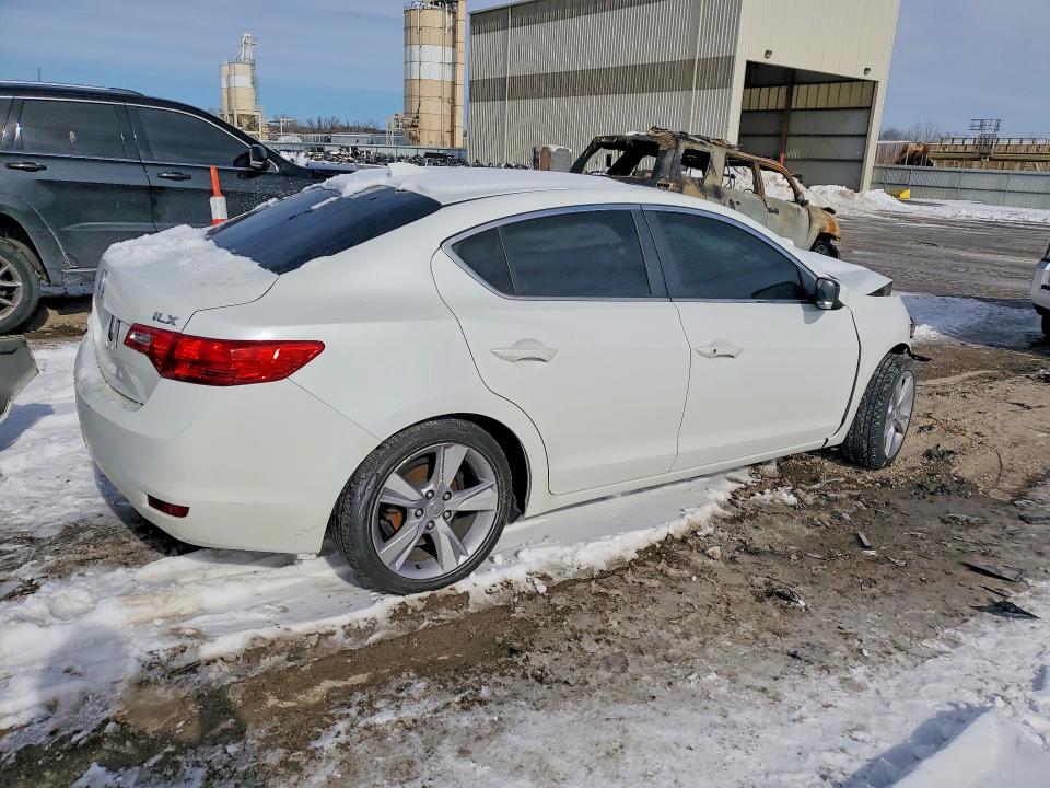 Photo 3 from auction – 2013 ACURA ILX with VIN 19VDE1F54DE011018