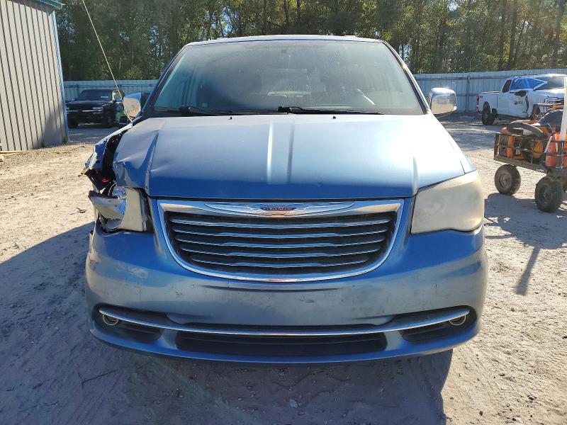 Photo 5 from auction – 2011 CHRYSLER TOWN & COU with VIN 2A4RR8DG8BR716425