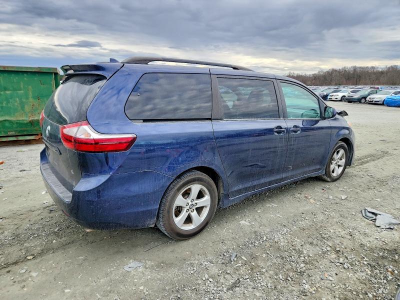 Photo 3 from auction – 2018 TOYOTA SIENNA with VIN 5TDKZ3DC0JS945758