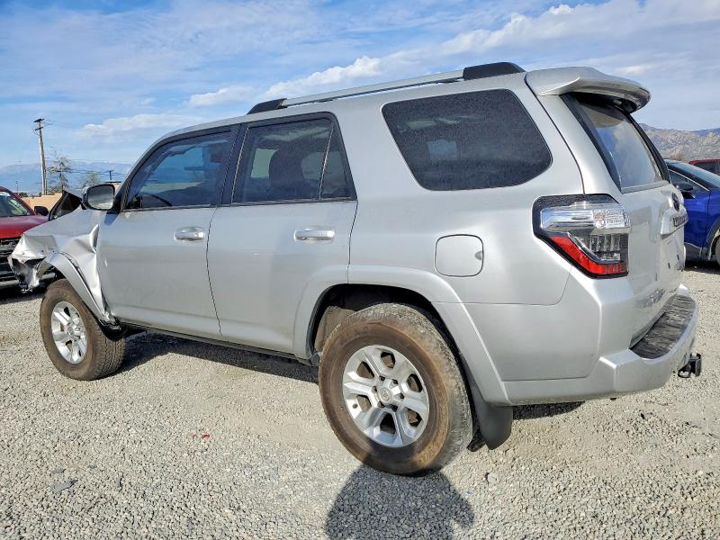 Photo 2 from auction – 2022 TOYOTA 4RUNNER with VIN JTEEU5JR0N5273627